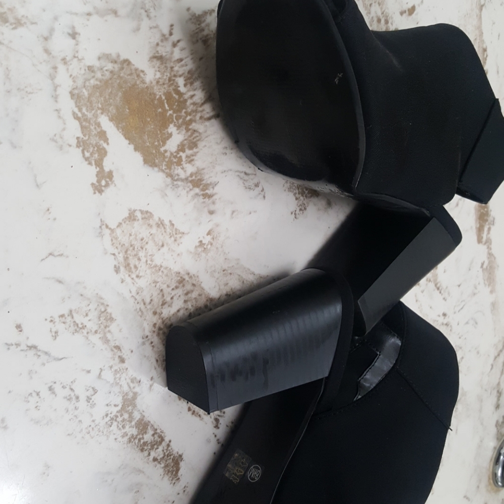 Shoes - Picture 3 of 3